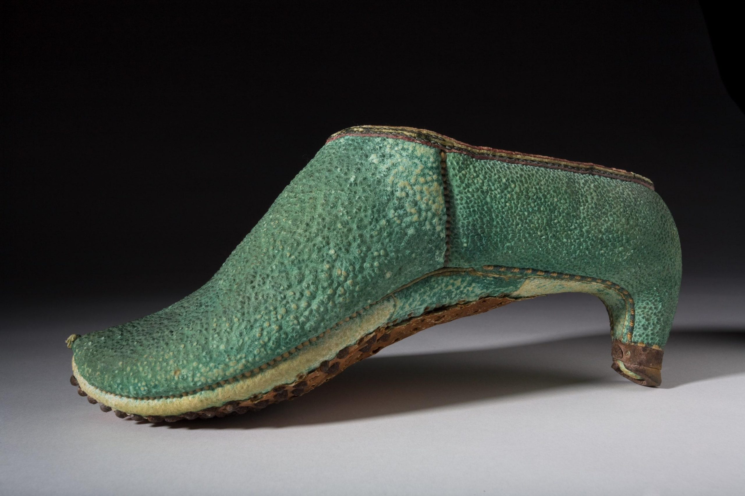 Pierwsze buty na obcasie w starożytności