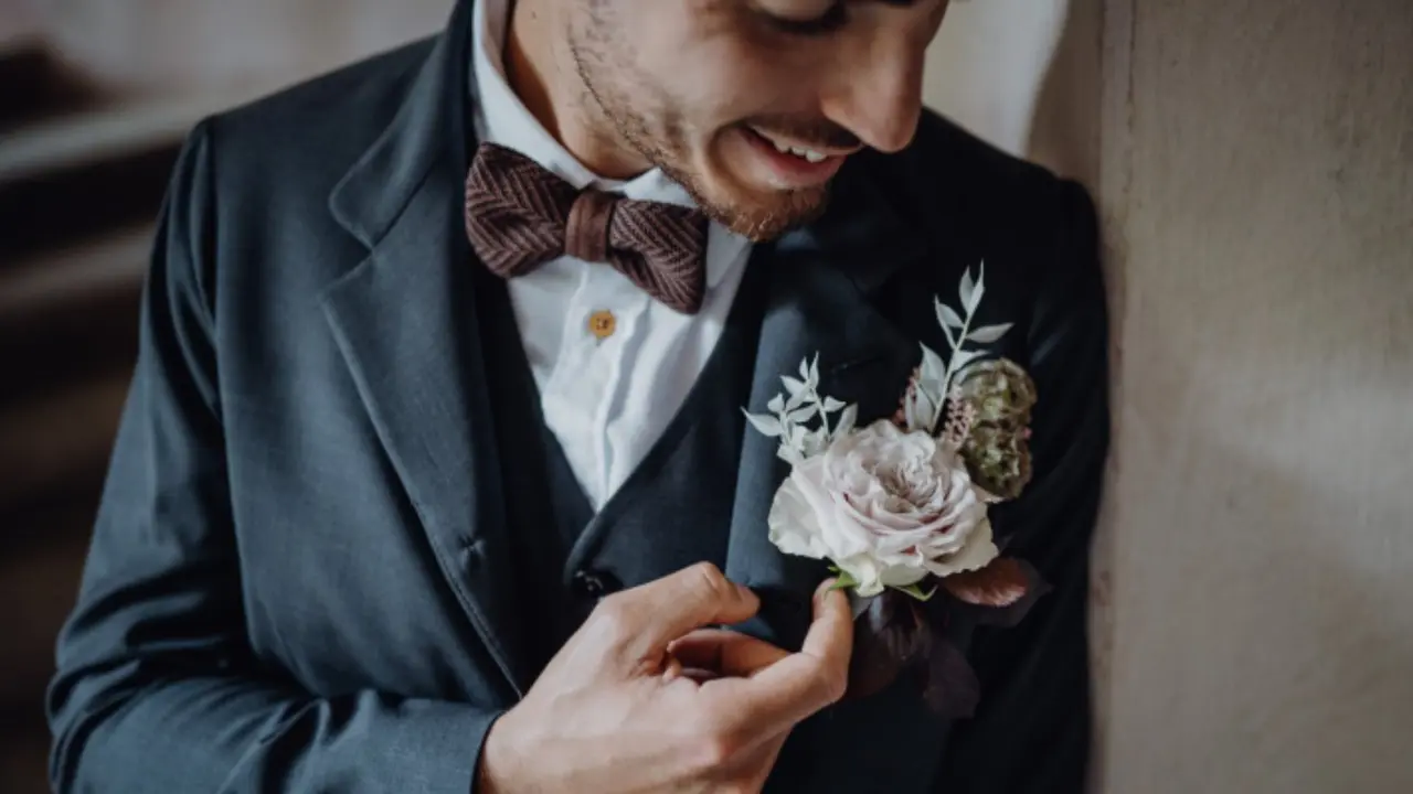 butonierka-ślubna-kwiaty do ślubu dla mężczyzny do garnituru